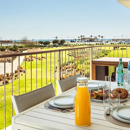 Bayline Beachfront Pools, & Gym דירה Armação de Pêra