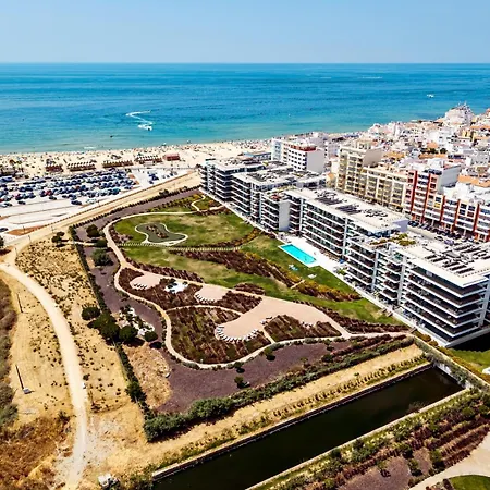דירה Bayline Beachfront Pools, & Gym Armação de Pêra